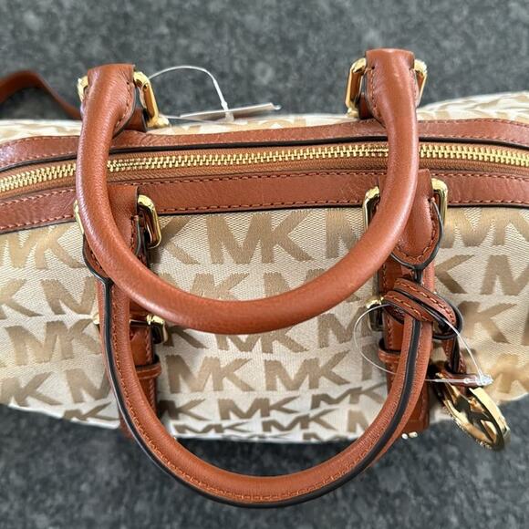 MICHAEL MICHAEL KORS BEDFORD BELTED MD SATCHEL BAG - Picture 4 of 14